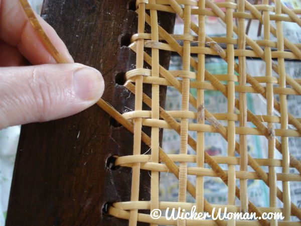 choosing the right drilled hole to make a cane fish head in diagonal step