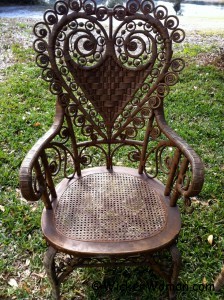 heart-shape-victorian-man-chair