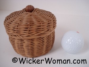 round reed lidded mini basket