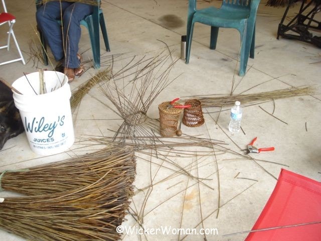 weaving burkina willow baskets